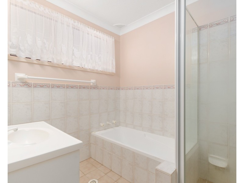 2 Lobelia Street, Albion Park Rail NSW 2527
