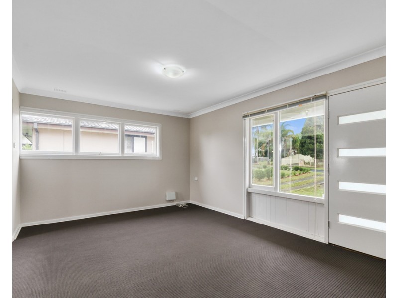 15 Kurrawa Crescent, Koonawarra NSW 2530