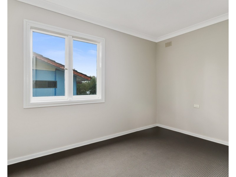 15 Kurrawa Crescent, Koonawarra NSW 2530