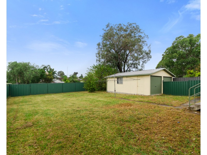 15 Kurrawa Crescent, Koonawarra NSW 2530