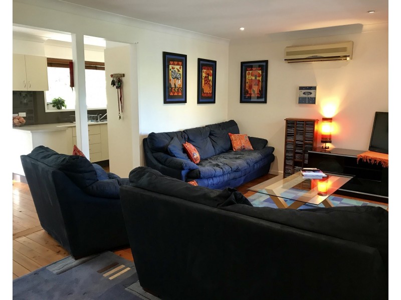 10 Robert Street, Kanahooka NSW 2530