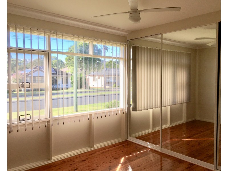 8 Lakelands Drive, Dapto NSW 2530