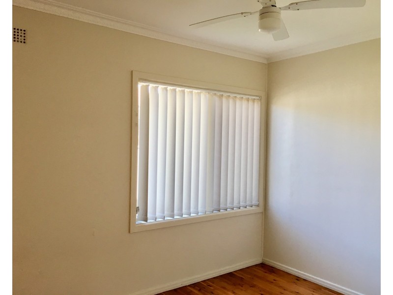 8 Lakelands Drive, Dapto NSW 2530