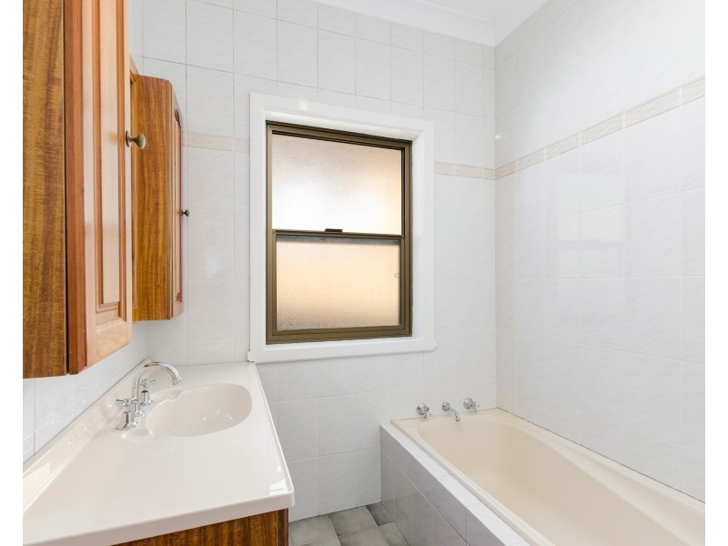 104 Beatus Street, Unanderra NSW 2526