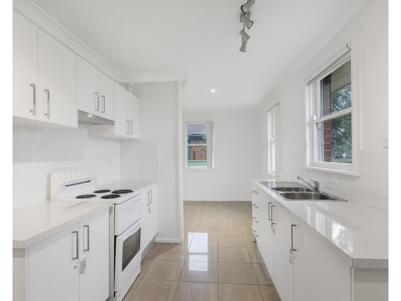 31 Bambil Crescent, Dapto NSW 2530