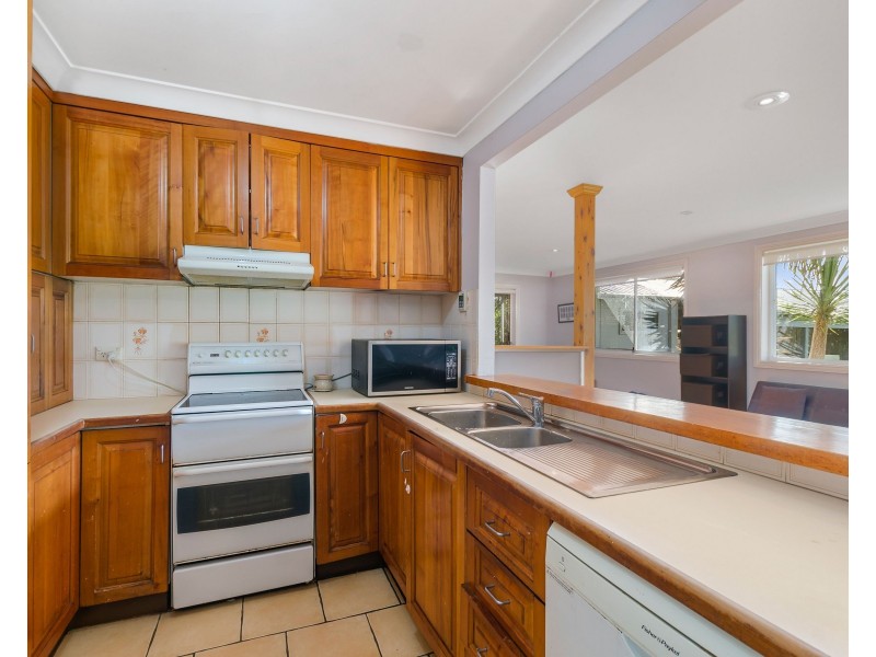 31 Polock Crescent, Albion Park NSW 2527