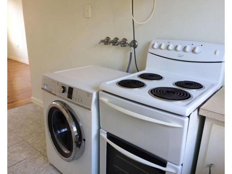 1/8 Armstrong Street, West Wollongong NSW 2500