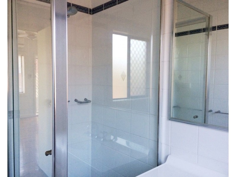 1/8 Armstrong Street, West Wollongong NSW 2500