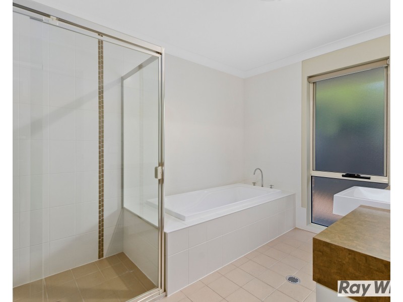 17 Haywards Bay Drive, Haywards Bay NSW 2530