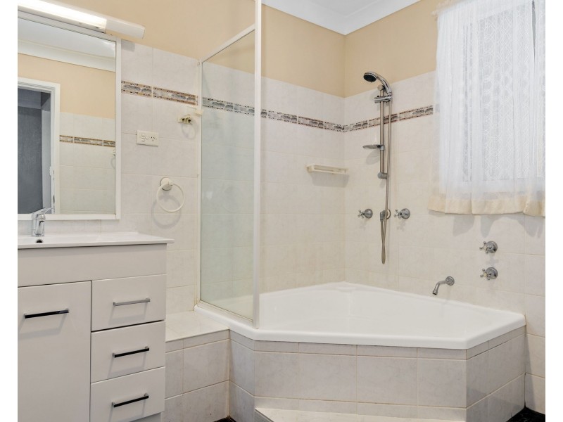 16 Kathryn Street, Kanahooka NSW 2530