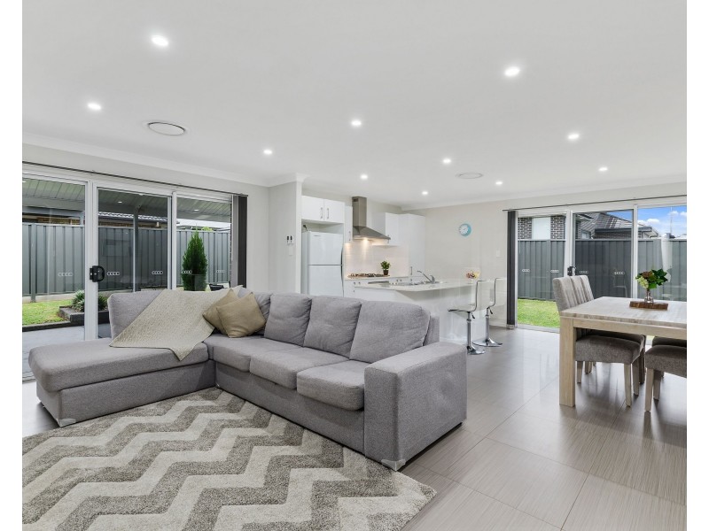 28 Flemmings Crescent, Horsley NSW 2530