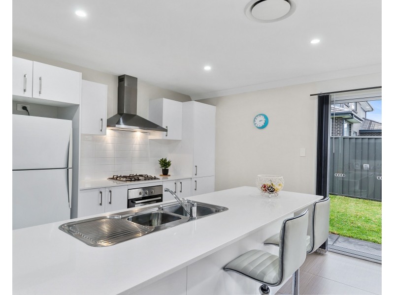 28 Flemmings Crescent, Horsley NSW 2530