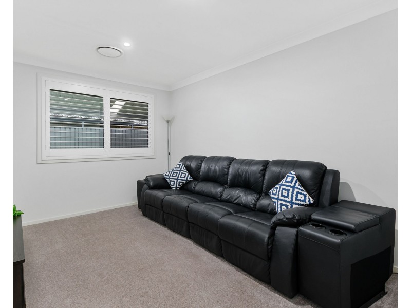 28 Flemmings Crescent, Horsley NSW 2530