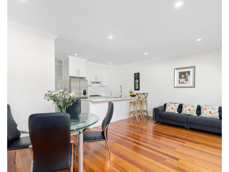 2/44 Cummins Street, Unanderra NSW 2526