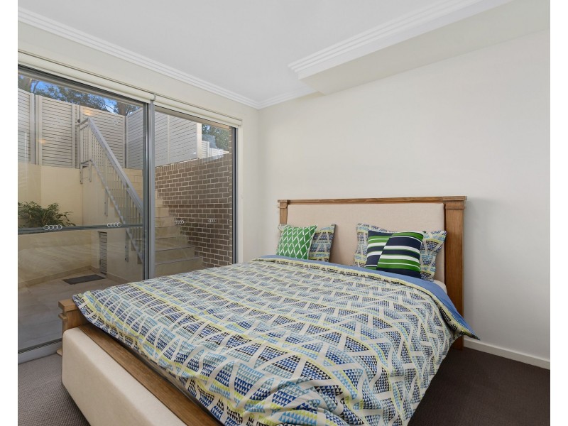 2/44 Cummins Street, Unanderra NSW 2526