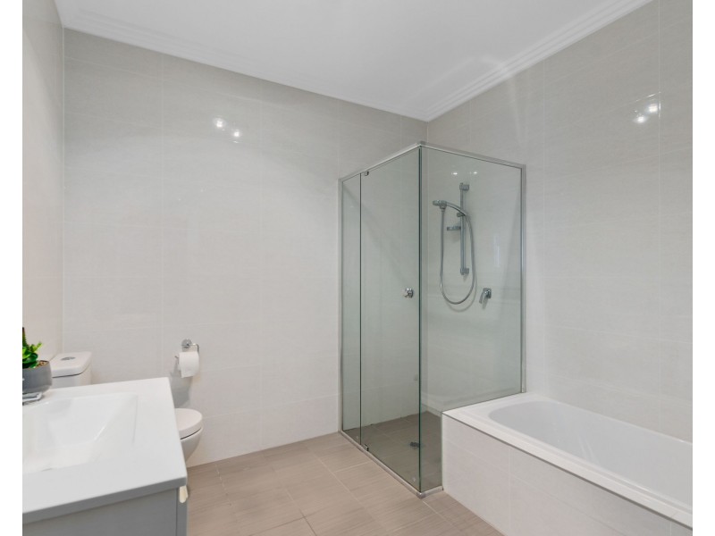 2/44 Cummins Street, Unanderra NSW 2526