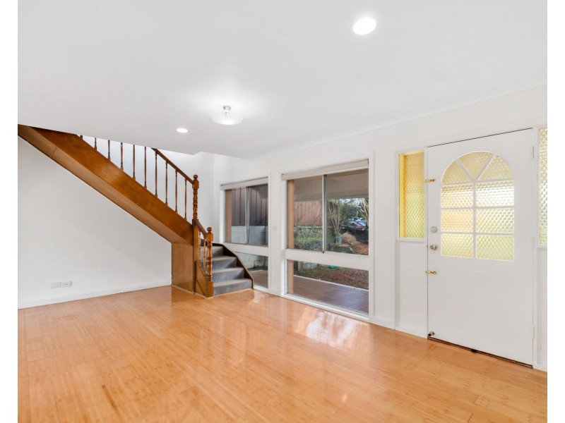 8 Cleary Avenue, Kanahooka NSW 2530