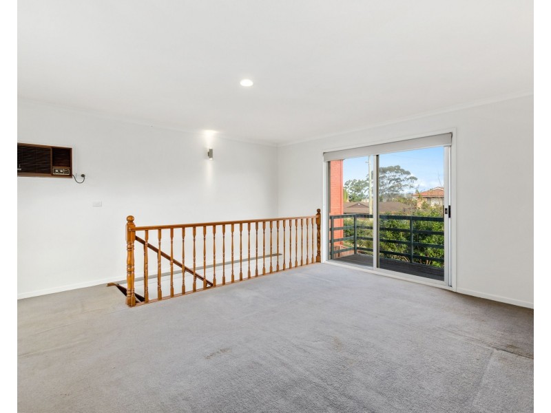 8 Cleary Avenue, Kanahooka NSW 2530