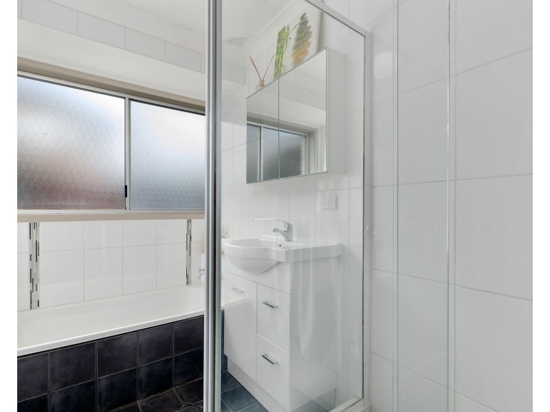 6 Greenbrook Place, Horsley NSW 2530