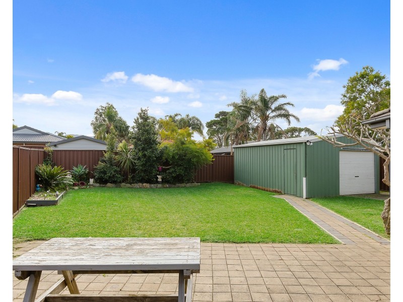 6 Greenbrook Place, Horsley NSW 2530