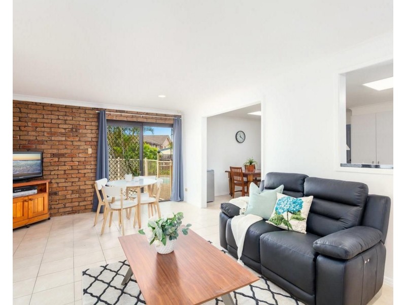 8 Colony Gardens, Horsley NSW 2530