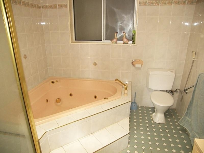 4 Barellan Avenue, Dapto NSW 2530