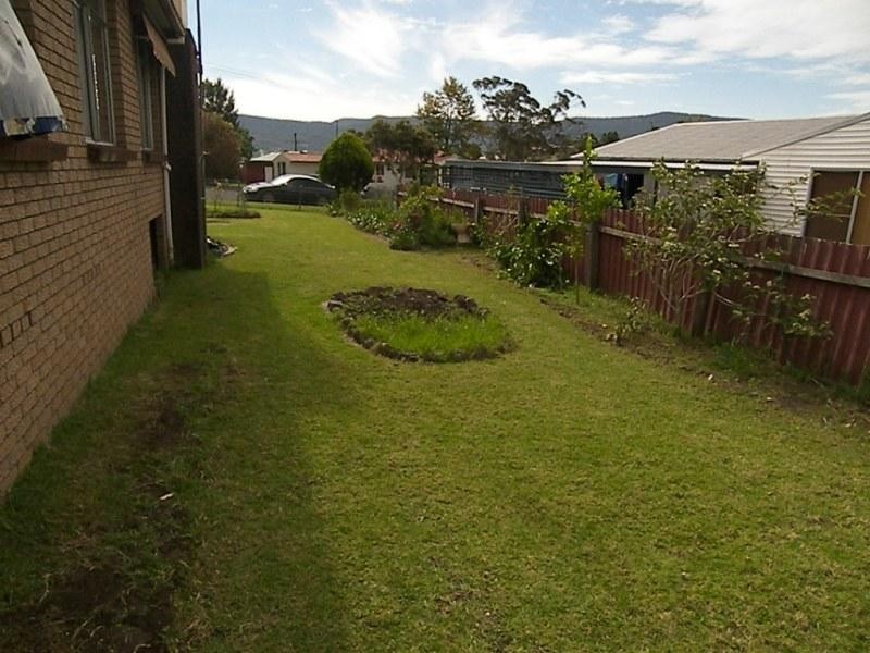 4 Barellan Avenue, Dapto NSW 2530