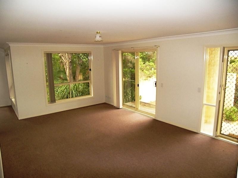 1/12 Marie Place, Horsley NSW 2530