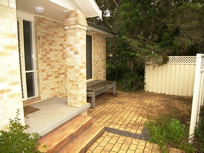 1/12 Marie Place, Horsley NSW 2530