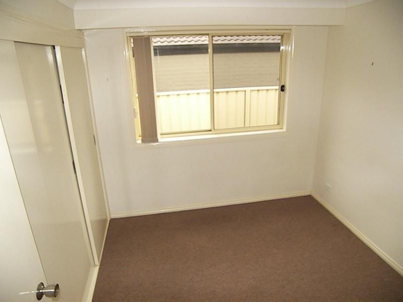 1/12 Marie Place, Horsley NSW 2530