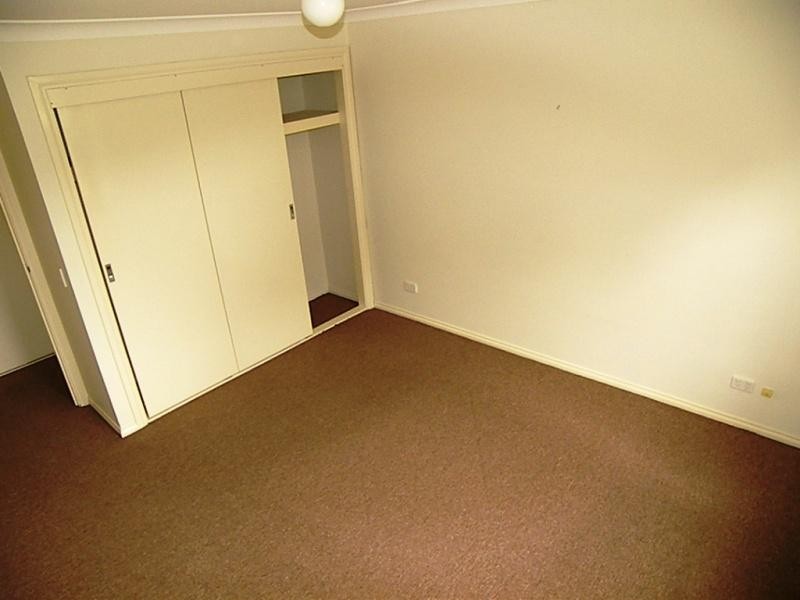 1/12 Marie Place, Horsley NSW 2530