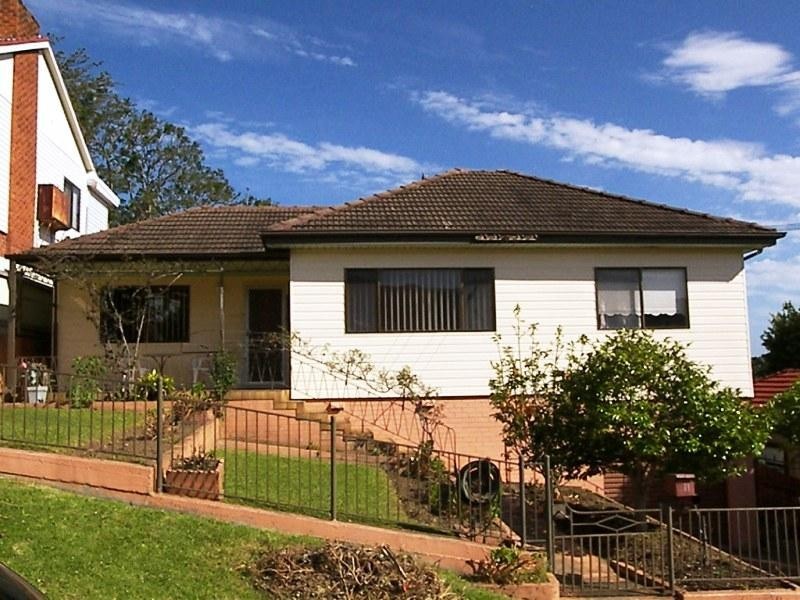 11 Lexburn Avenue, Wollongong NSW 2500