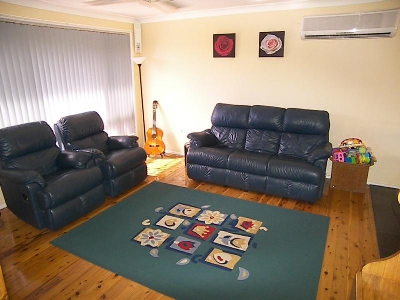 25 Ritchie Crescent, Horsley NSW 2530