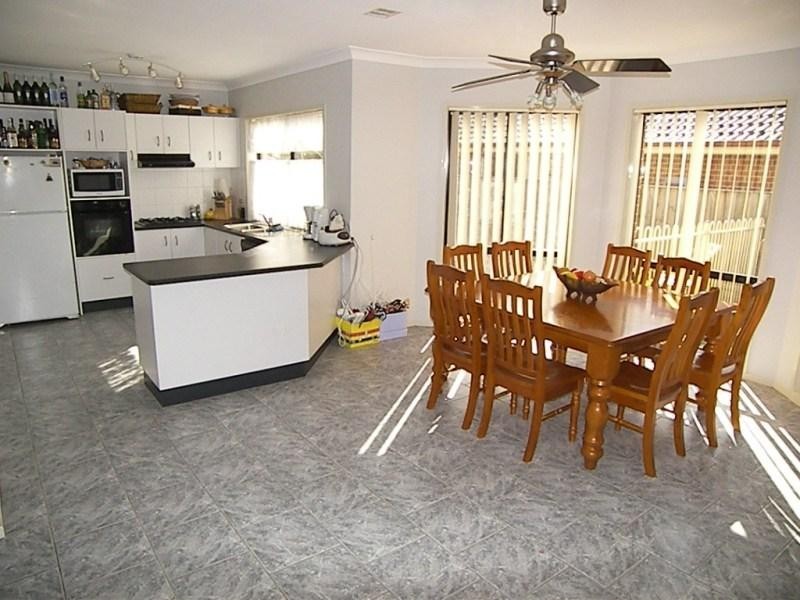 1 Ashwood Place, Horsley NSW 2530