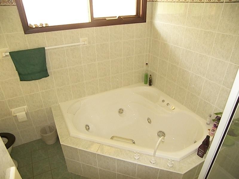 83 Bright Parade, Dapto NSW 2530