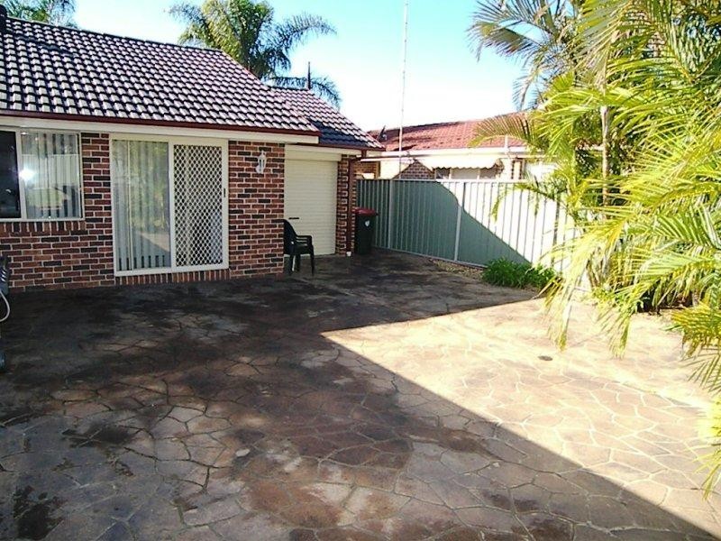 16 Gloucester Circuit, Albion Park NSW 2527