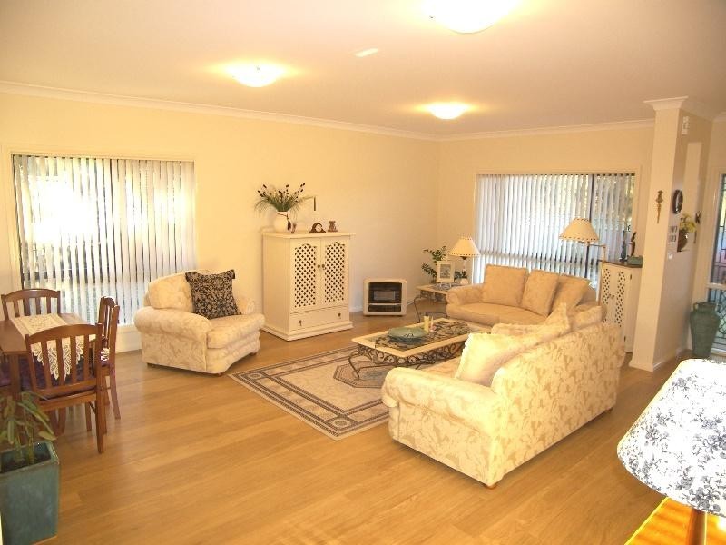 12 Delmont Place, Kanahooka NSW 2530