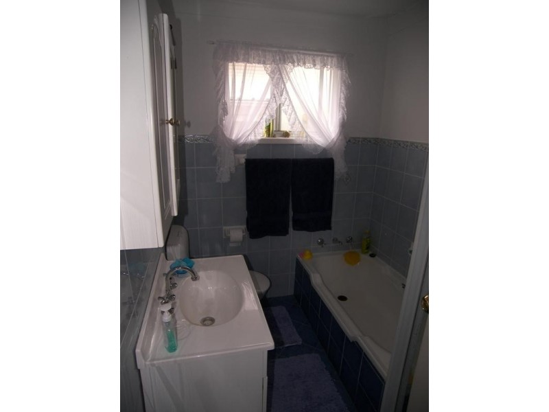 10 Rogers Avenue, Kanahooka NSW 2530