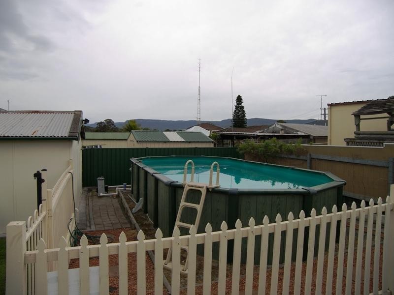 10 Rogers Avenue, Kanahooka NSW 2530