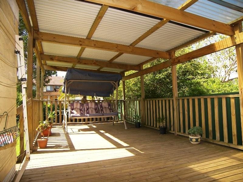 4 Arnold Crescent, Lake Heights NSW 2502