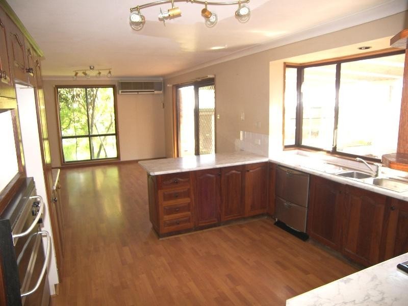 19 Sunray Crescent, Horsley NSW 2530