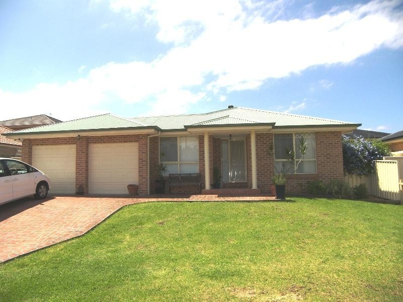 13 Woodside Circuit, Horsley NSW 2530
