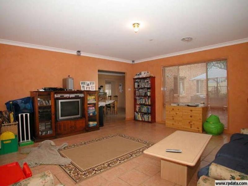 19 Reed Park Place, Horsley NSW 2530