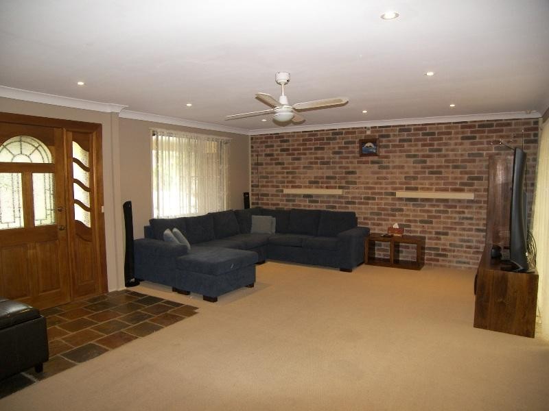 41 Huxley Drive, Horsley NSW 2530