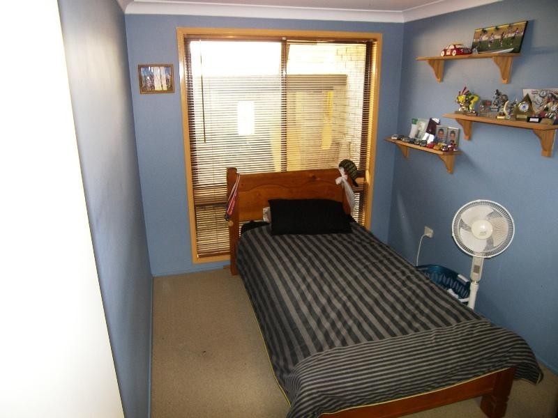 8 Manuka Avenue, Dapto NSW 2530