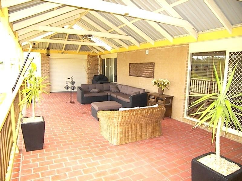 11 Woodside Drive, Horsley NSW 2530