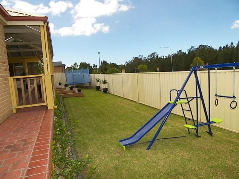 11 Woodside Drive, Horsley NSW 2530