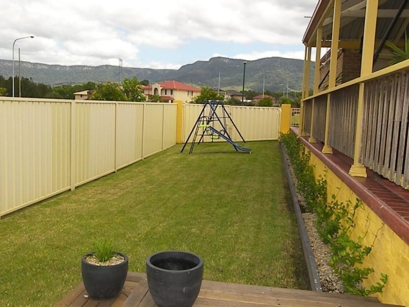 11 Woodside Drive, Horsley NSW 2530