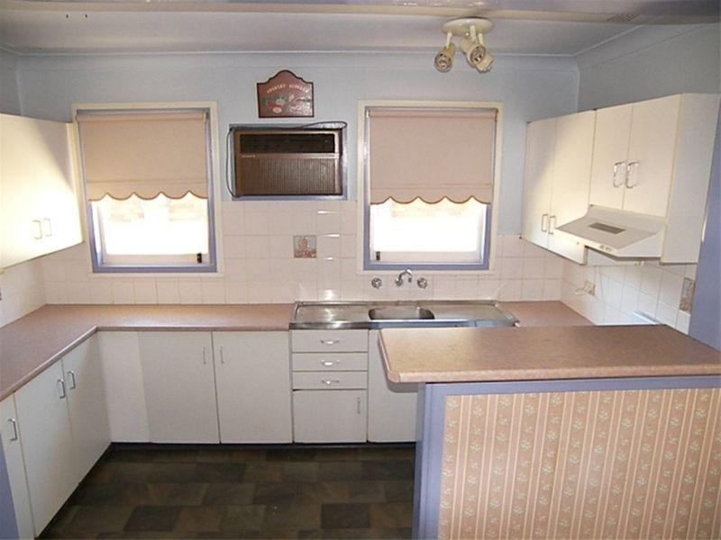 8 Kyeema Avenue, Dapto NSW 2530