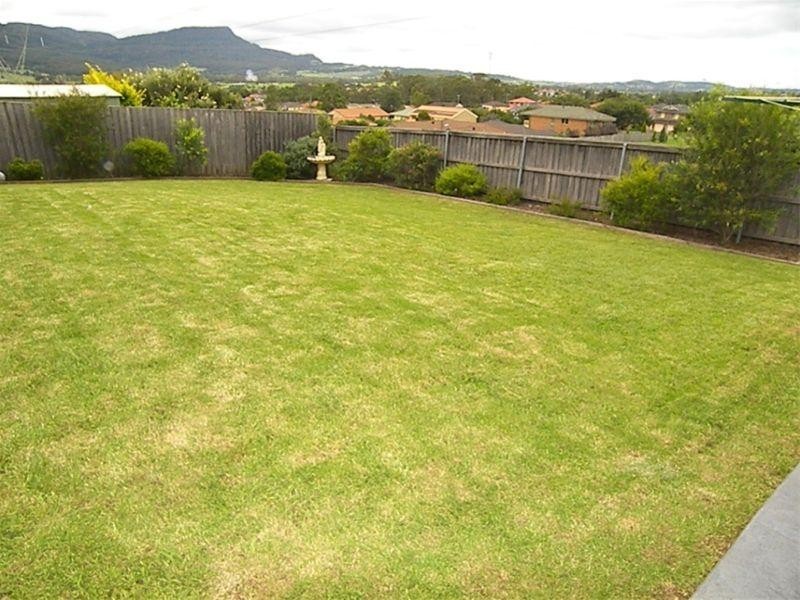 4 Mundoonen Crescent, Horsley NSW 2530